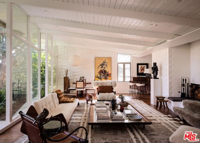 2179 Mandeville Canyon Road, Los Angeles, CA 90049