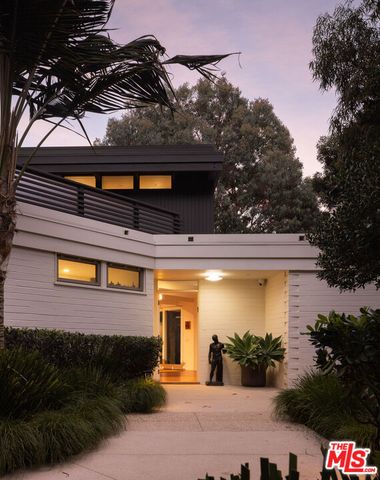 2179 Mandeville Canyon Road, Los Angeles, CA 90049