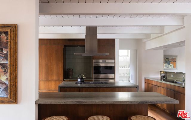 2179 Mandeville Canyon Road, Los Angeles, CA 90049