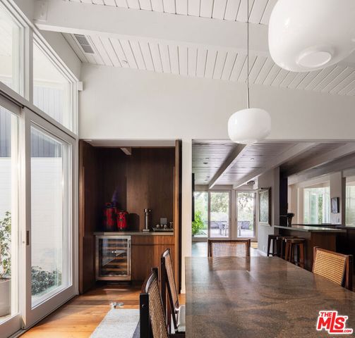 2179 Mandeville Canyon Road, Los Angeles, CA 90049