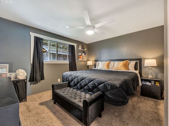 805 S KING St, Seaside, OR 97138