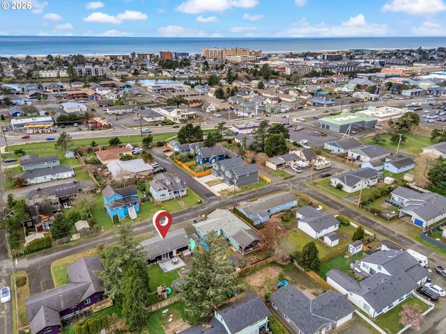 805 S KING St, Seaside, OR 97138