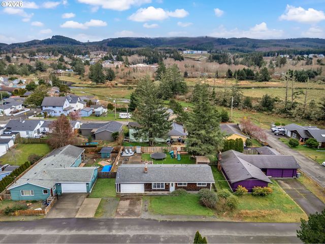 805 S KING St, Seaside, OR 97138