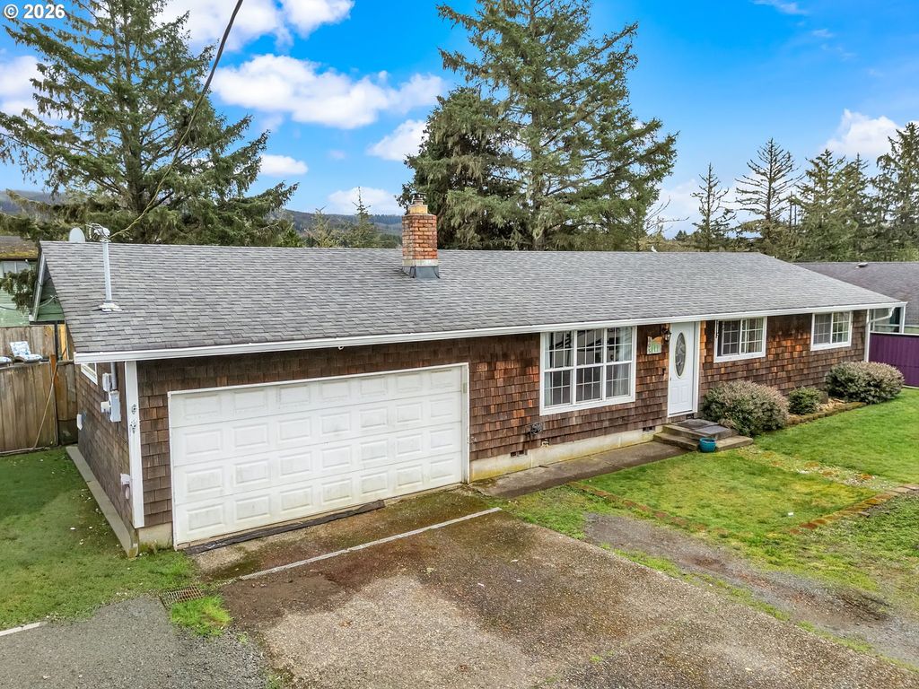 805 S KING St, Seaside, OR 97138