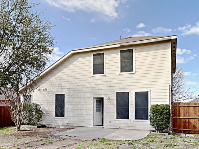 2006 Brook Meadow Drive, Forney, TX 75126