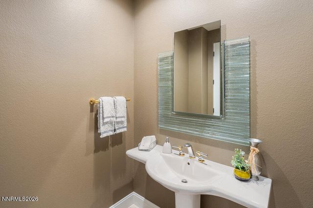 6065 Lake Geneva Drive, Reno, NV 89511