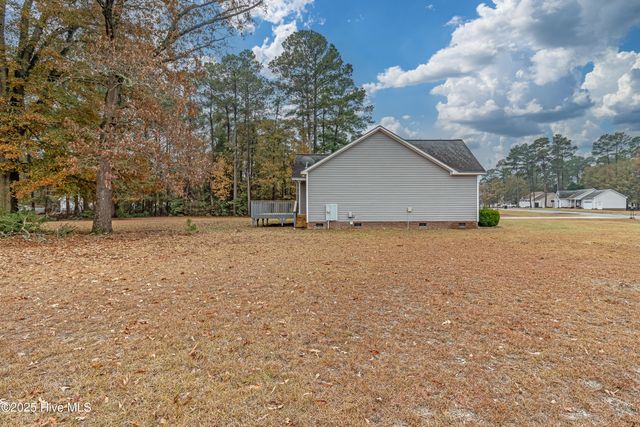 104 Graces Farm Road, La Grange, NC 28551