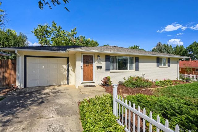 1039 Sunset Street, Longmont, CO 80501