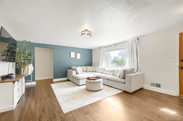 1039 Sunset Street, Longmont, CO 80501