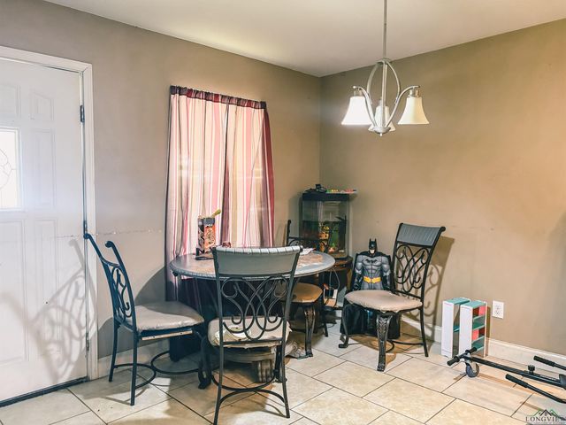 203 Reynolds St, Pittsburg, TX 75686