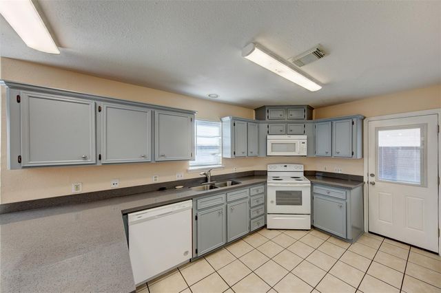 2731 Vienna Place, Pasadena, TX 77502