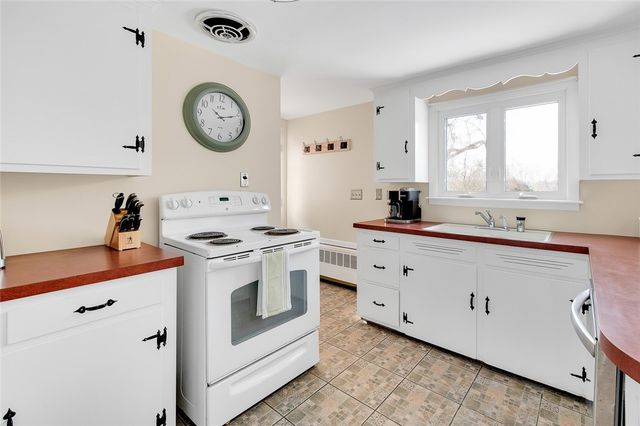 85 Treasure Road, Narragansett, RI 02882