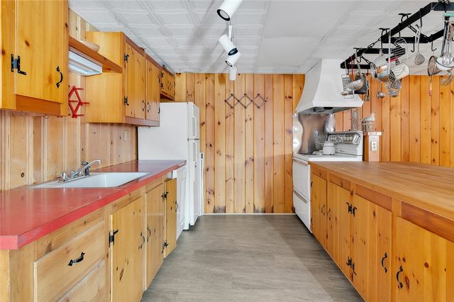 85 Treasure Road, Narragansett, RI 02882