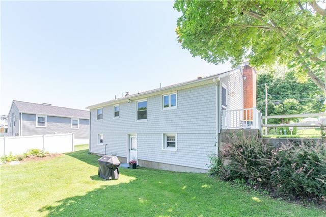 85 Treasure Road, Narragansett, RI 02882