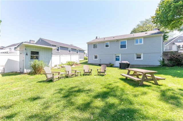 85 Treasure Road, Narragansett, RI 02882