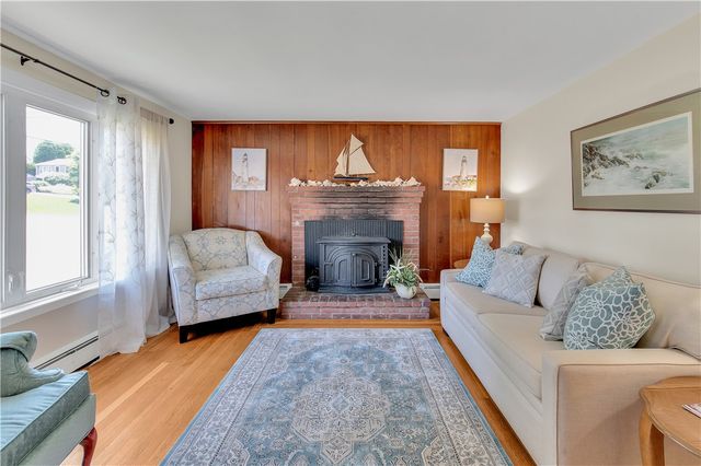 85 Treasure Road, Narragansett, RI 02882