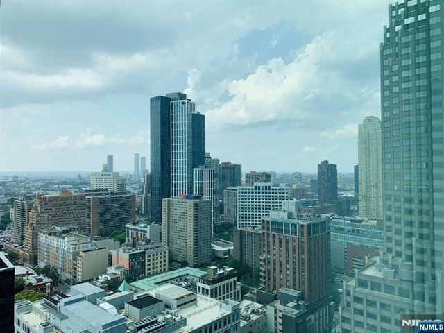 77 Hudson Street 2002, Jersey City, NJ 07302
