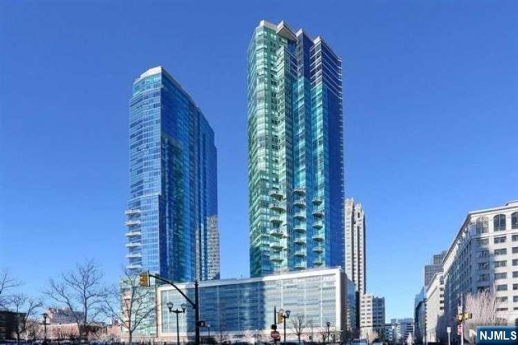 77 Hudson Street 2002, Jersey City, NJ 07302