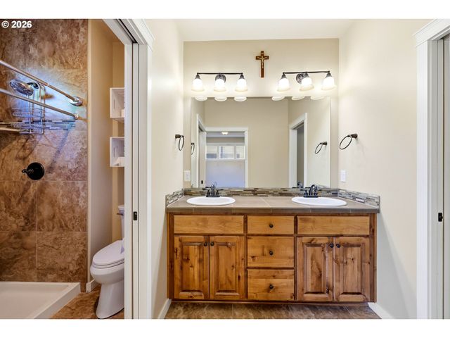 242 MISTY Ln, Woodland, WA 98674