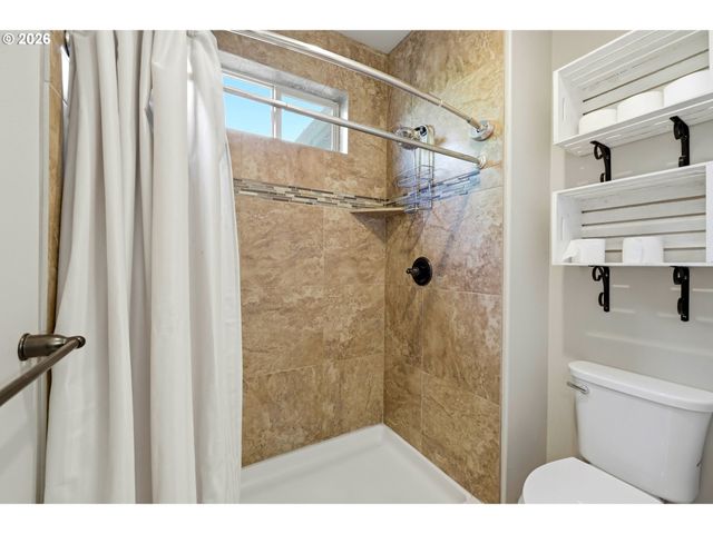 242 MISTY Ln, Woodland, WA 98674