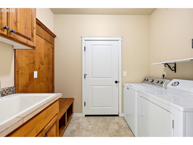 242 MISTY Ln, Woodland, WA 98674