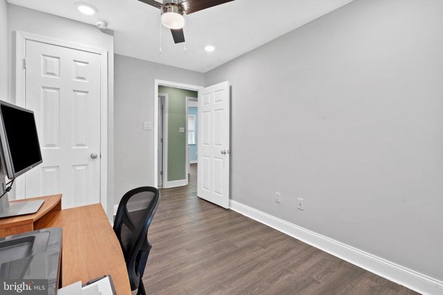 100 BITTLE AVE, Berlin, NJ 08009