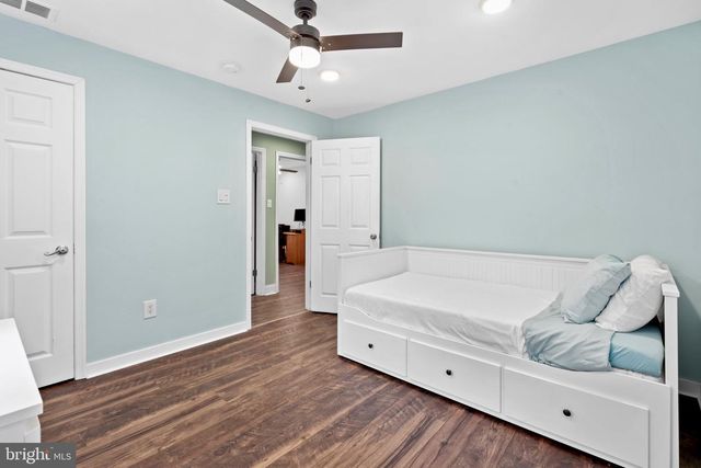 100 BITTLE AVE, Berlin, NJ 08009