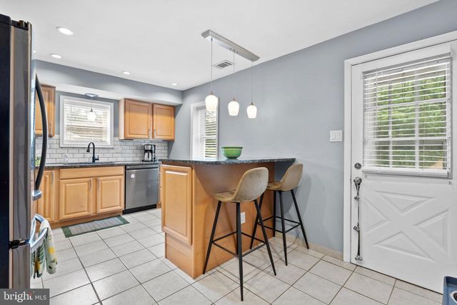 100 BITTLE AVE, Berlin, NJ 08009