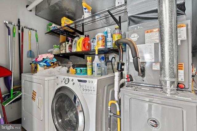 100 BITTLE AVE, Berlin, NJ 08009