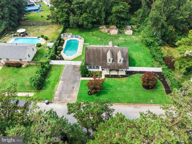 100 BITTLE AVE, Berlin, NJ 08009