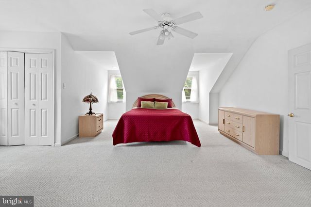 100 BITTLE AVE, Berlin, NJ 08009
