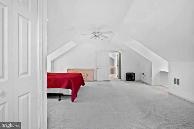 100 BITTLE AVE, Berlin, NJ 08009