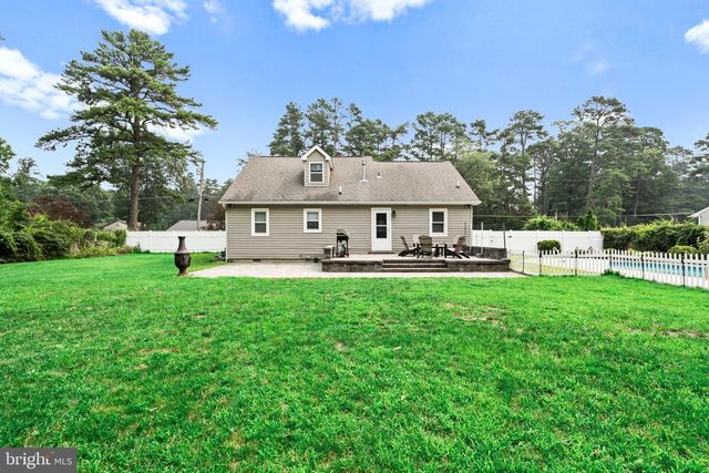 100 BITTLE AVE, Berlin, NJ 08009