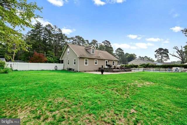 100 BITTLE AVE, Berlin, NJ 08009