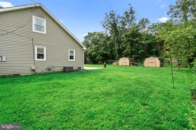 100 BITTLE AVE, Berlin, NJ 08009
