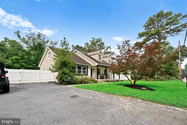 100 BITTLE AVE, Berlin, NJ 08009