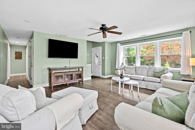 100 BITTLE AVE, Berlin, NJ 08009
