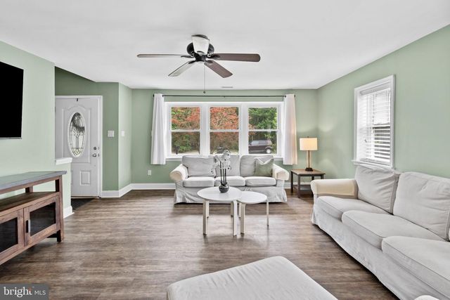 100 BITTLE AVE, Berlin, NJ 08009