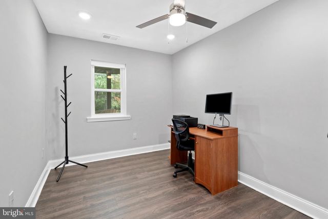 100 BITTLE AVE, Berlin, NJ 08009