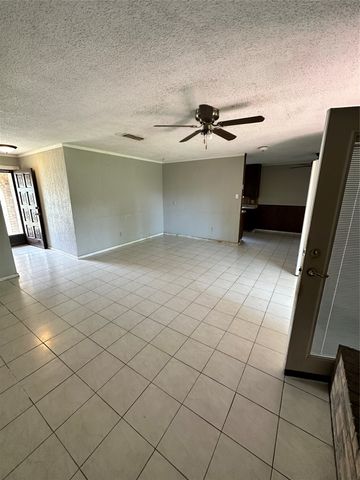 3046 Gene Lane, Haltom City, TX 76117