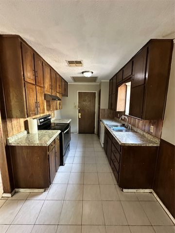 3046 Gene Lane, Haltom City, TX 76117