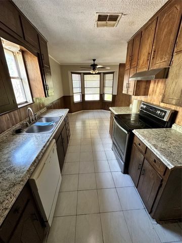 3046 Gene Lane, Haltom City, TX 76117