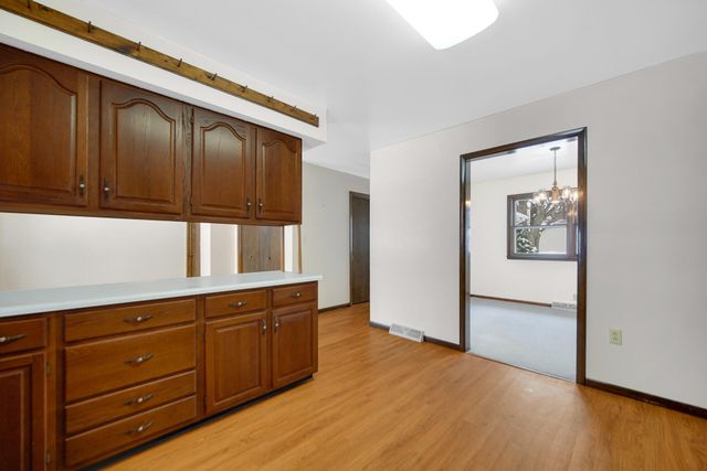 2002 Crockett Avenue, Valparaiso, IN 46383