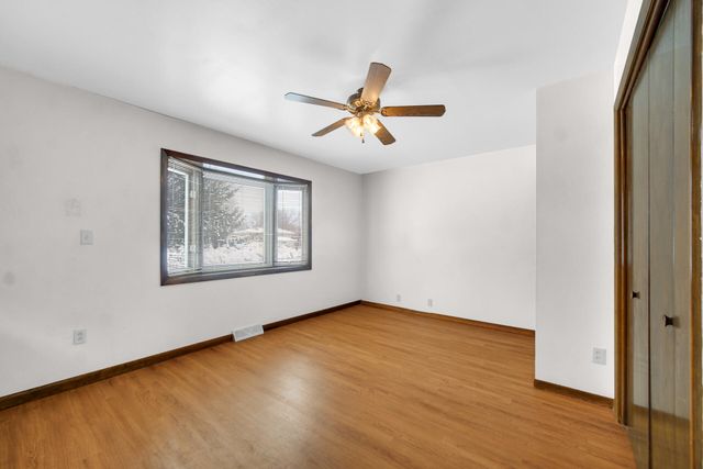 2002 Crockett Avenue, Valparaiso, IN 46383