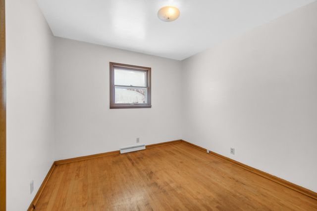 2002 Crockett Avenue, Valparaiso, IN 46383