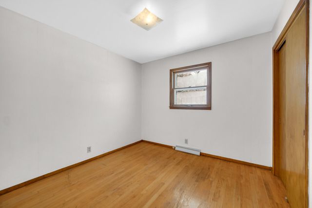 2002 Crockett Avenue, Valparaiso, IN 46383