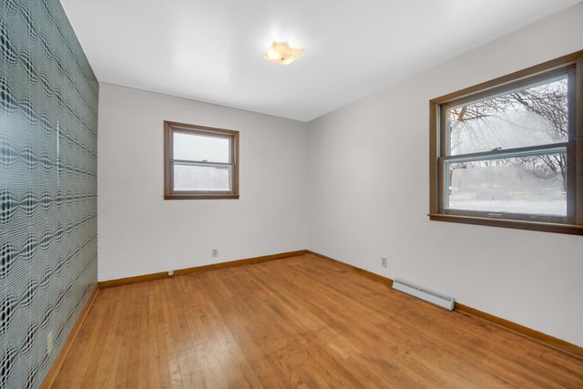 2002 Crockett Avenue, Valparaiso, IN 46383