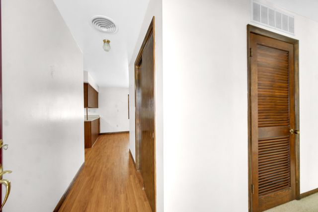 2002 Crockett Avenue, Valparaiso, IN 46383