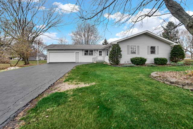 2002 Crockett Avenue, Valparaiso, IN 46383