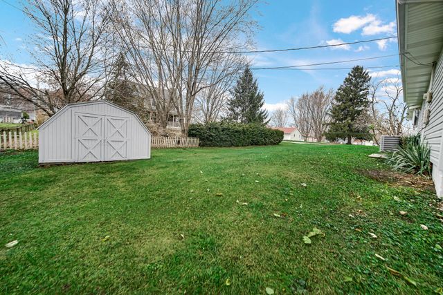 2002 Crockett Avenue, Valparaiso, IN 46383